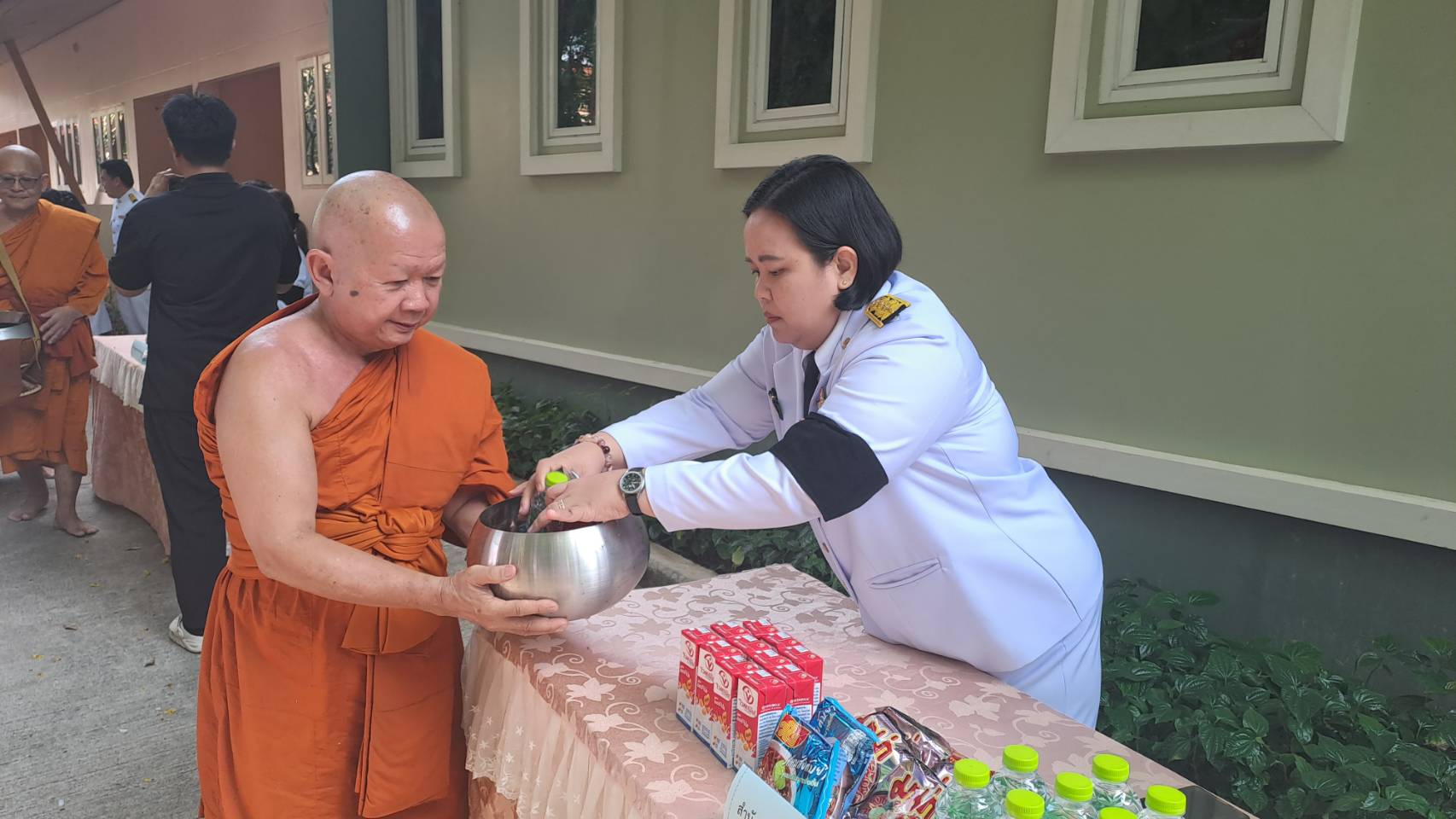 title - ส.ป.ก.นครปฐม เข้าร่วมพิธีเจริญพระพุทธมนต์และพิธีตักบาตร เฉลิมพระเกียรติสมเด็จพระกนิษฐาธิราชเจ้า กรมสมเด็จพระเทพรัตนราชสุดา สยามบรมราชกุมารี เนื่องวันคล้ายวันพระราชสมภพ 2 เมษายน และพิธีทอดผ้าป่าสมทบกองทุนพัฒนาเด็กชนบทในพระราชูปถัมภ์สมเด็จพระเทพรัตนราชสุดาฯ สยามบรมราชกุมารี